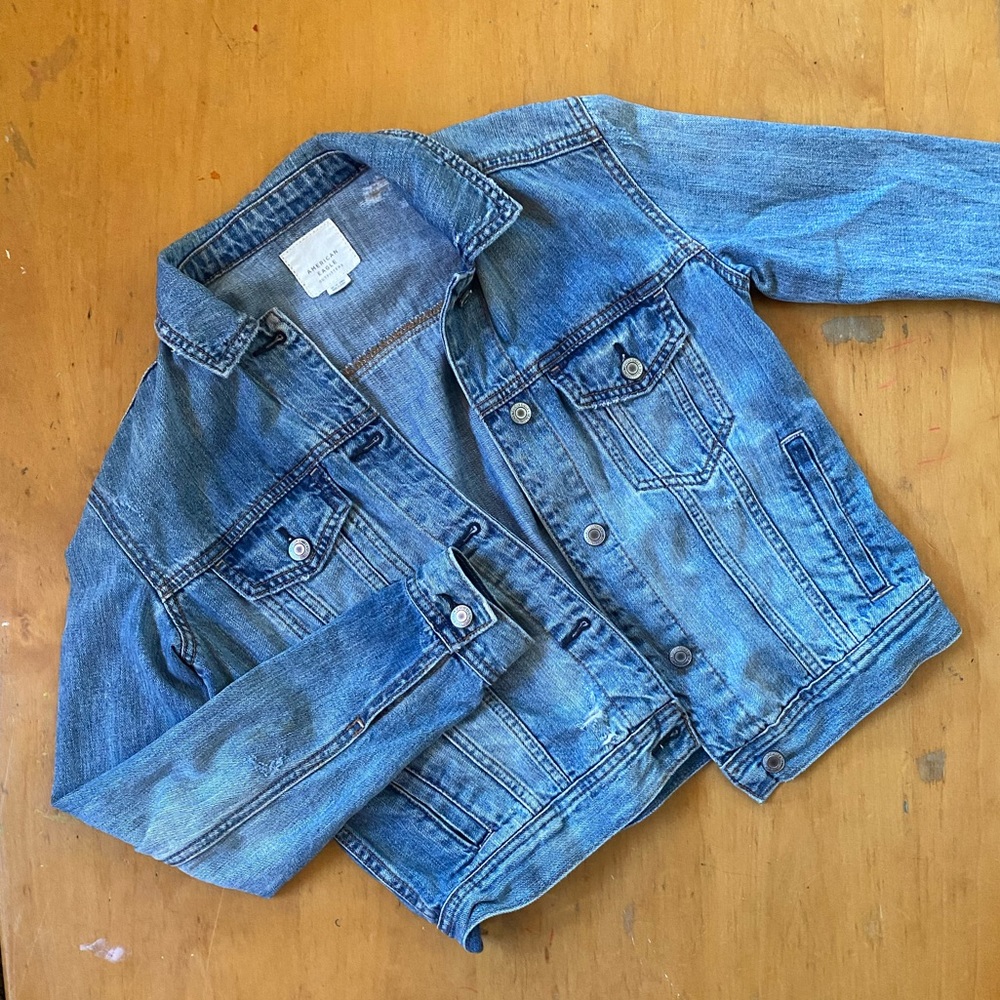 AMERICAN EAGLE Distressed Jean Jacket